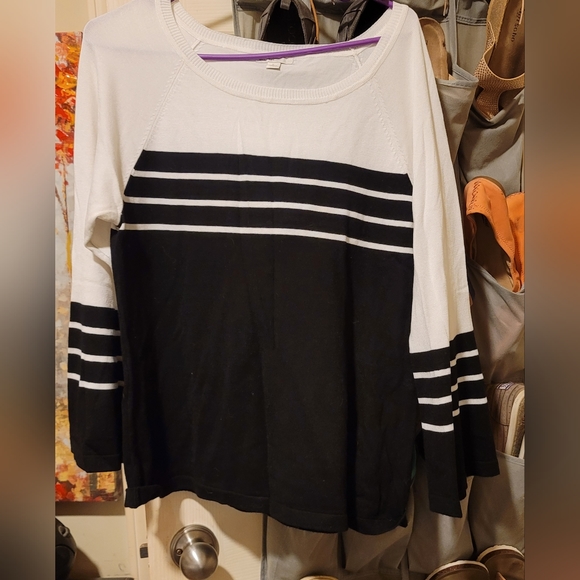 C.J. Banks black and white sweater XL - Picture 2 of 2